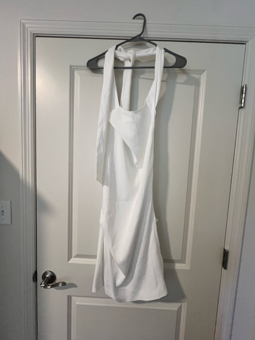 PrettyLittleThing White Halter Neck Mini - Picture 2 of 5